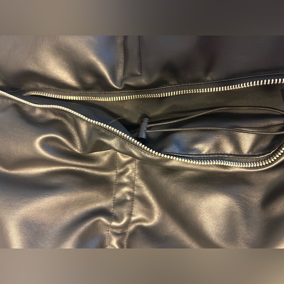 Black Levi’s Faux Leather Puffer Jacket, Womans Size Large - Picture 5 of 5